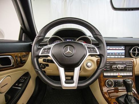 Used 2014 Mercedes-Benz SLK 250 2dr Roadster SLK 250 w/ Premium Package image 41