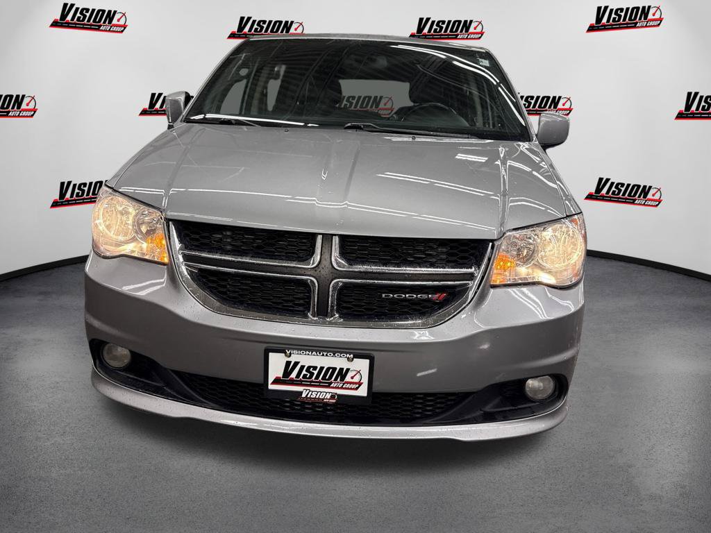 Used 2019 Dodge Grand Caravan SXT FWD image 2