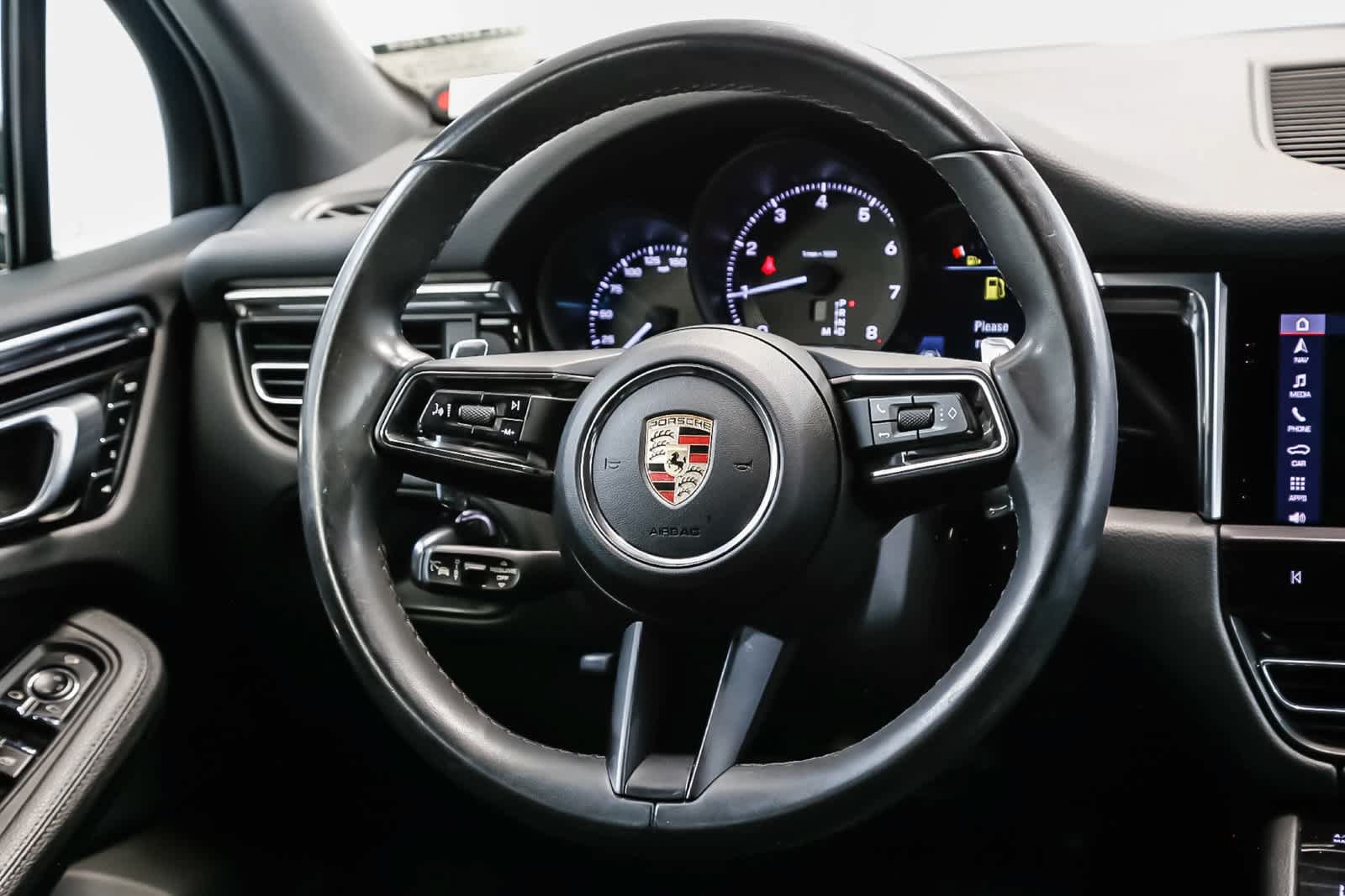 Used 2024 Porsche Macan AWD/4WD image 20