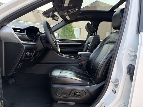 Used 2024 Jeep Grand Cherokee Limited 4xe AWD/4WD image 16