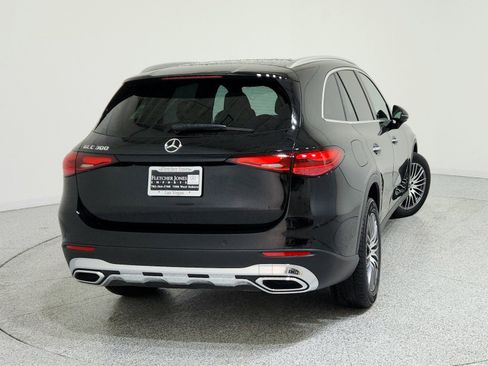 Certified 2025 Mercedes-Benz GLC 300 image 5