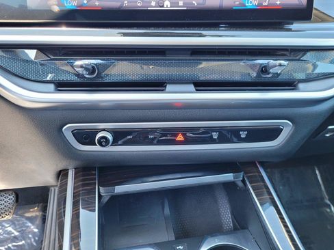Used 2025 BMW X7 xDrive40i AWD/4WD image 28