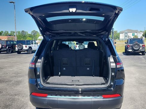 New 2026 Jeep Grand Cherokee L Laredo RWD image 25