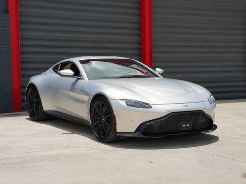 Used 2020 Aston Martin V8 Vantage Coupe RWD image 8