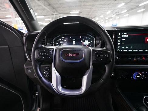 Used 2025 GMC Sierra 1500 Elevation w/ Preferred Package AWD/4WD image 4
