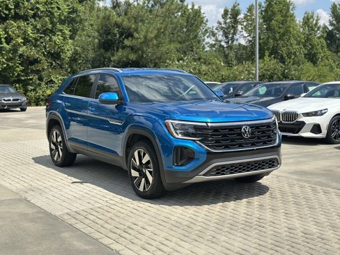 Used 2024 Volkswagen Atlas Cross Sport SE FWD image 4