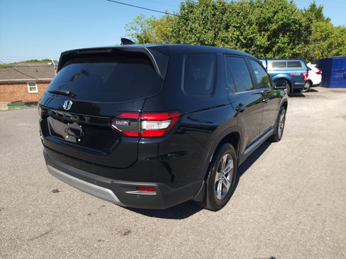 Used 2023 Honda Pilot EX-L image 4