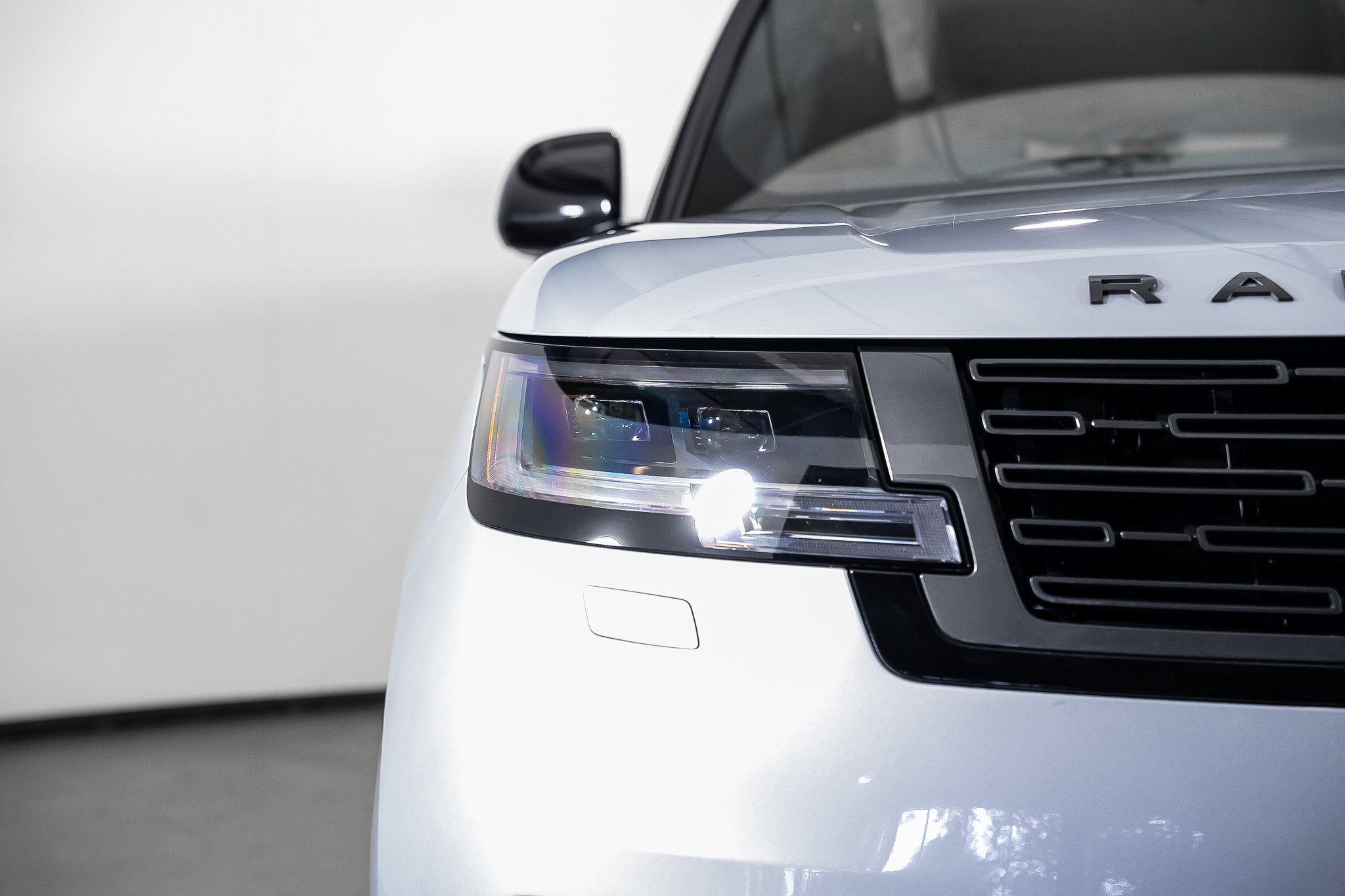 Used 2024 Land Rover Range Rover SE AWD/4WD image 6