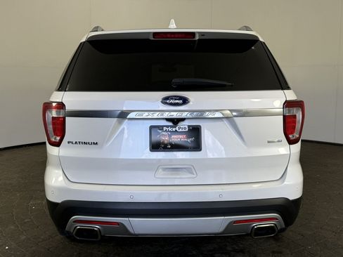 Used 2017 Ford Explorer Platinum AWD/4WD image 6
