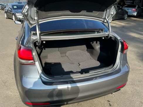 Used 2018 Kia Forte S image 25