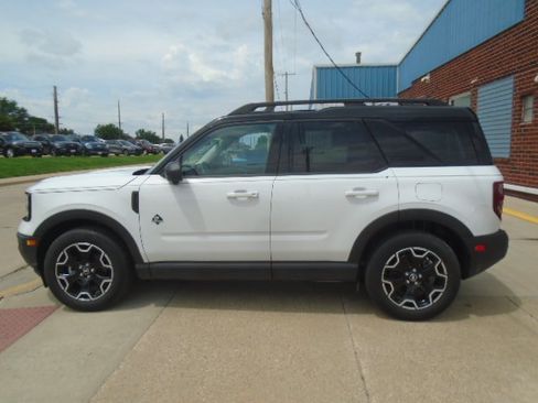 Used 2025 Ford Bronco Sport Outer Banks w/ Outer Banks Tech Package+ AWD/4WD image 2