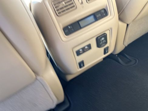 Used 2019 Nissan Pathfinder SL image 17