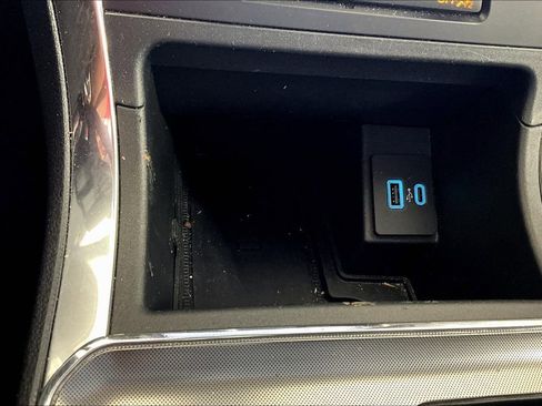 Used 2024 Ford Edge Titanium image 32