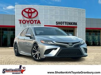 Used 2018 Toyota Camry SE video 1