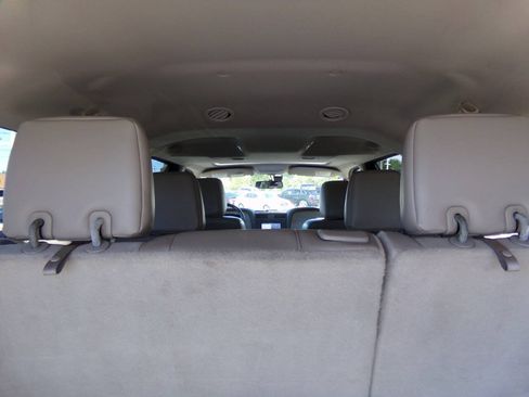 Used 2016 Lincoln Navigator L Select RWD image 23
