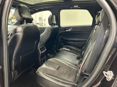 Used 2019 Ford Edge ST w/ Equipment Group 401A AWD/4WD image 24