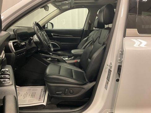 Used 2025 Kia Telluride S AWD/4WD image 4