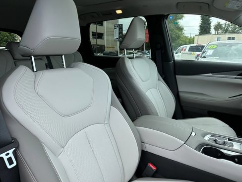 New 2027 INFINITI QX60 Luxe w/ Cargo Package FWD image 18