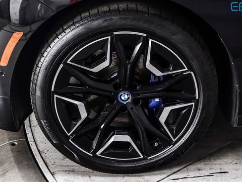 Used 2025 BMW iX M60 image 10