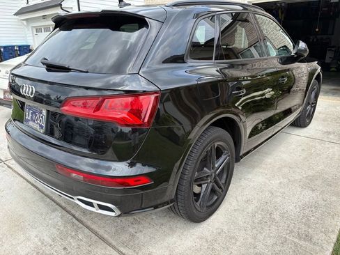 Used 2018 Audi SQ5 Premium Plus w/ Navigation Package AWD/4WD image 3