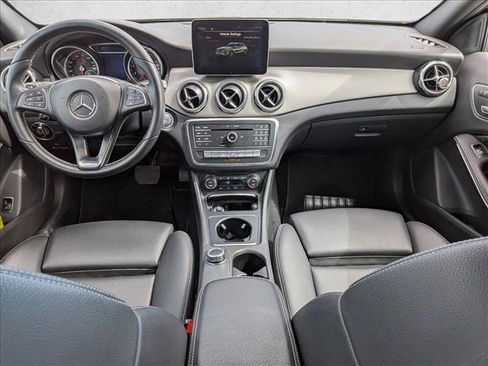 Used 2018 Mercedes-Benz GLA 250 image 16