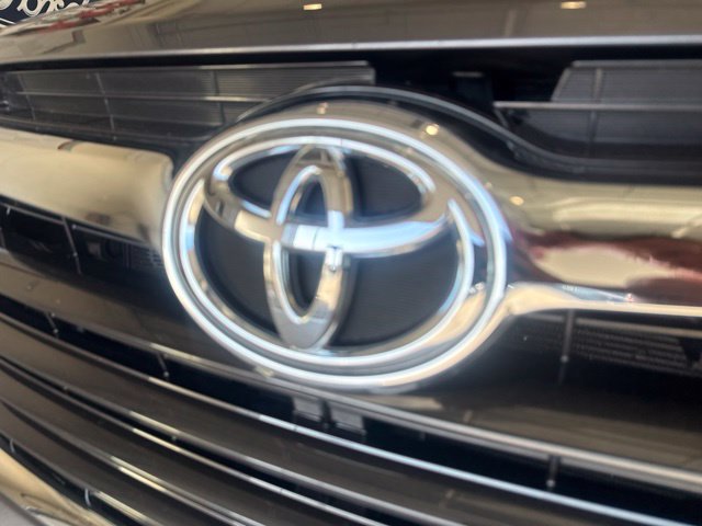 Used 2015 Toyota Highlander XLE FWD image 7