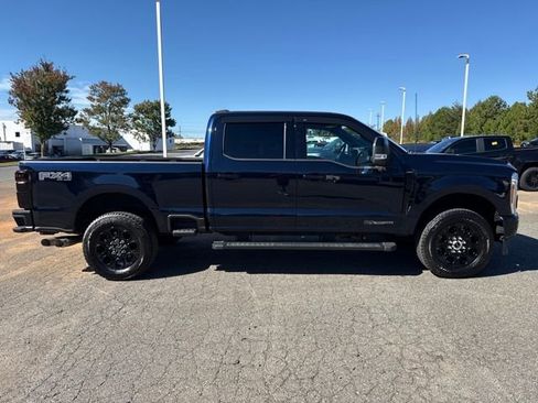 Used 2023 Ford F250 Lariat w/ Black Appearance Package image 6