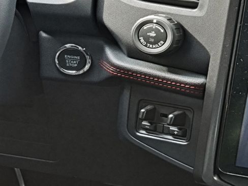 Used 2024 Ford Expedition Limited RWD image 16