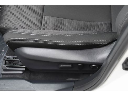 Certified 2025 Subaru Outback Premium image 33