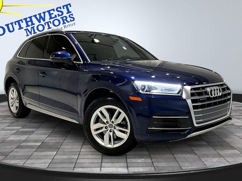 Used 2020 Audi Q5 2.0T Premium w/ Convenience Package AWD/4WD image 3