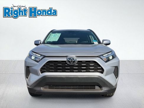 Used 2025 Toyota RAV4 XLE AWD/4WD image 5
