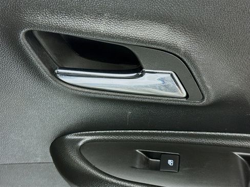 Used 2022 Chevrolet Trax LS w/ Tint and Cruise Package FWD image 29