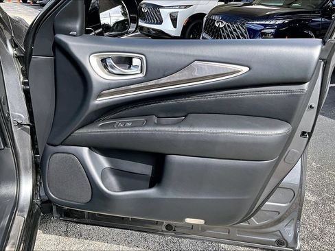 Used 2019 INFINITI QX60 Luxe w/ Essential Package FWD image 26