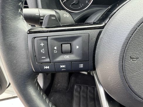 Used 2021 Nissan Rogue SV w/ Premium Package FWD image 19