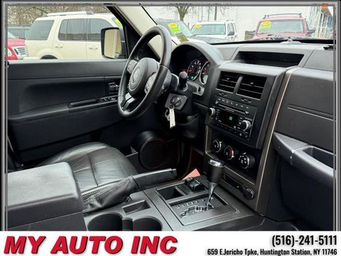 Used 2012 Jeep Liberty Sport image 26