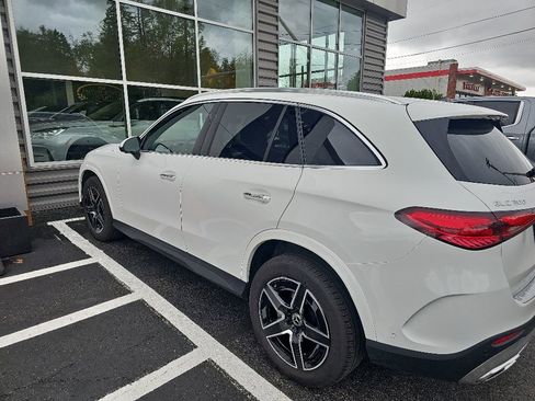 Used 2025 Mercedes-Benz GLC 300 4MATIC image 6