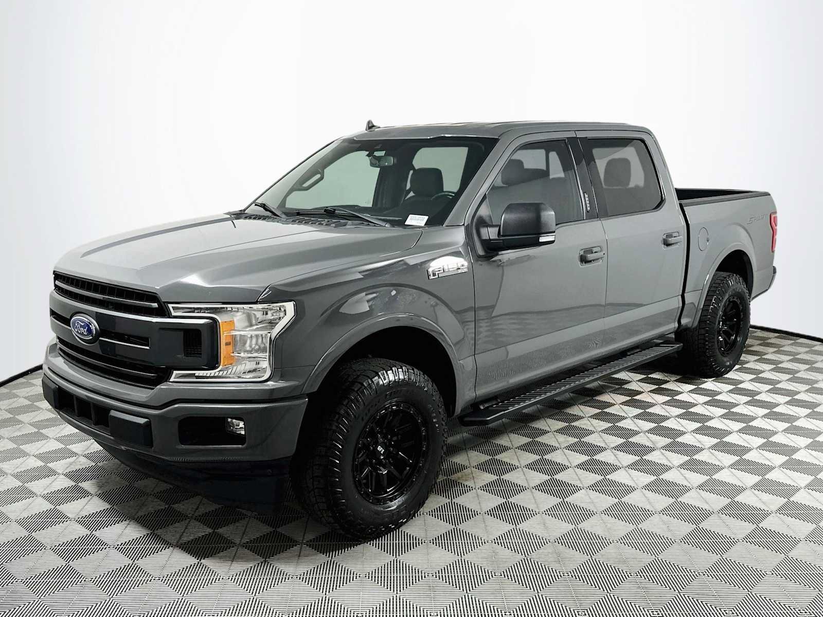 Used 2020 Ford F150 XLT w/ Equipment Group 302A Luxury RWD image 3