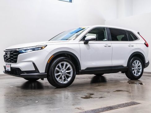 Used 2025 Honda CR-V EX image 3