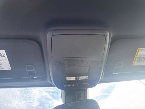 Used 2025 Chevrolet Equinox LT FWD image 24