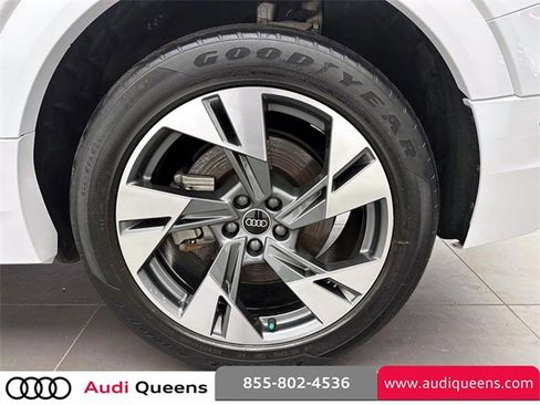 Used 2021 Audi e-tron Premium w/ Convenience Plus Package image 7