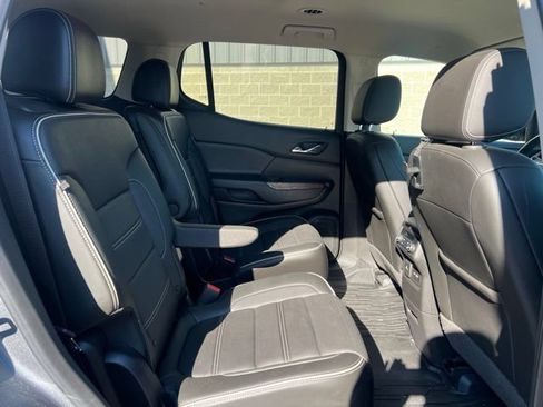 Used 2020 GMC Acadia Denali w/ Technology Package FWD image 14