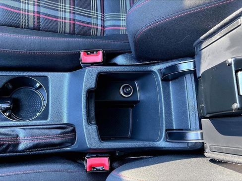 Used 2017 Volkswagen GTI S image 16