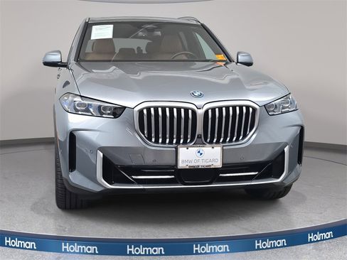 Used 2024 BMW X5 xDrive50e w/ Premium Package image 3