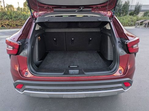 Used 2025 Chevrolet Trax LT w/ LT Convenience Package image 30