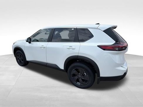 New 2026 Nissan Rogue SV w/ Cold Weather Package AWD/4WD image 6