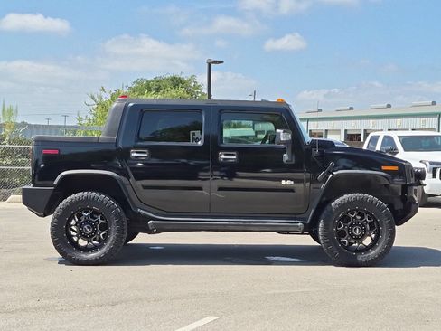 Used 2005 HUMMER H2 SUT w/ Preferred Equipment Group AWD/4WD image 6