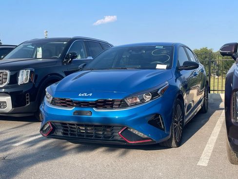 Certified 2023 Kia Forte GT-Line FWD image 3
