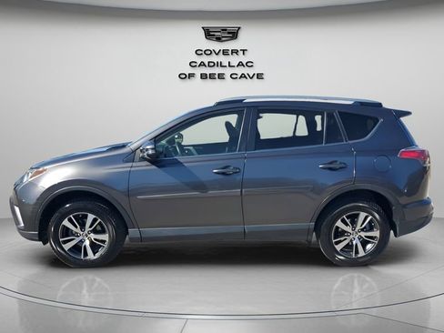 Used 2018 Toyota RAV4 XLE image 5