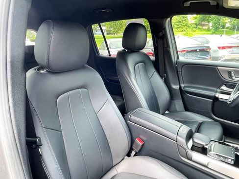 Used 2021 Mercedes-Benz GLB 250 w/ Premium Package image 10
