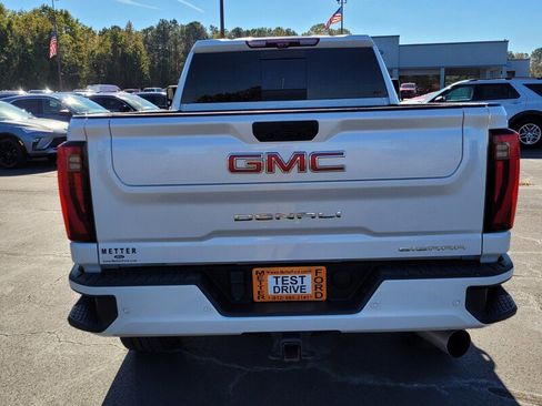 Used 2024 GMC Sierra 3500 Denali w/ Denali Reserve Package image 9